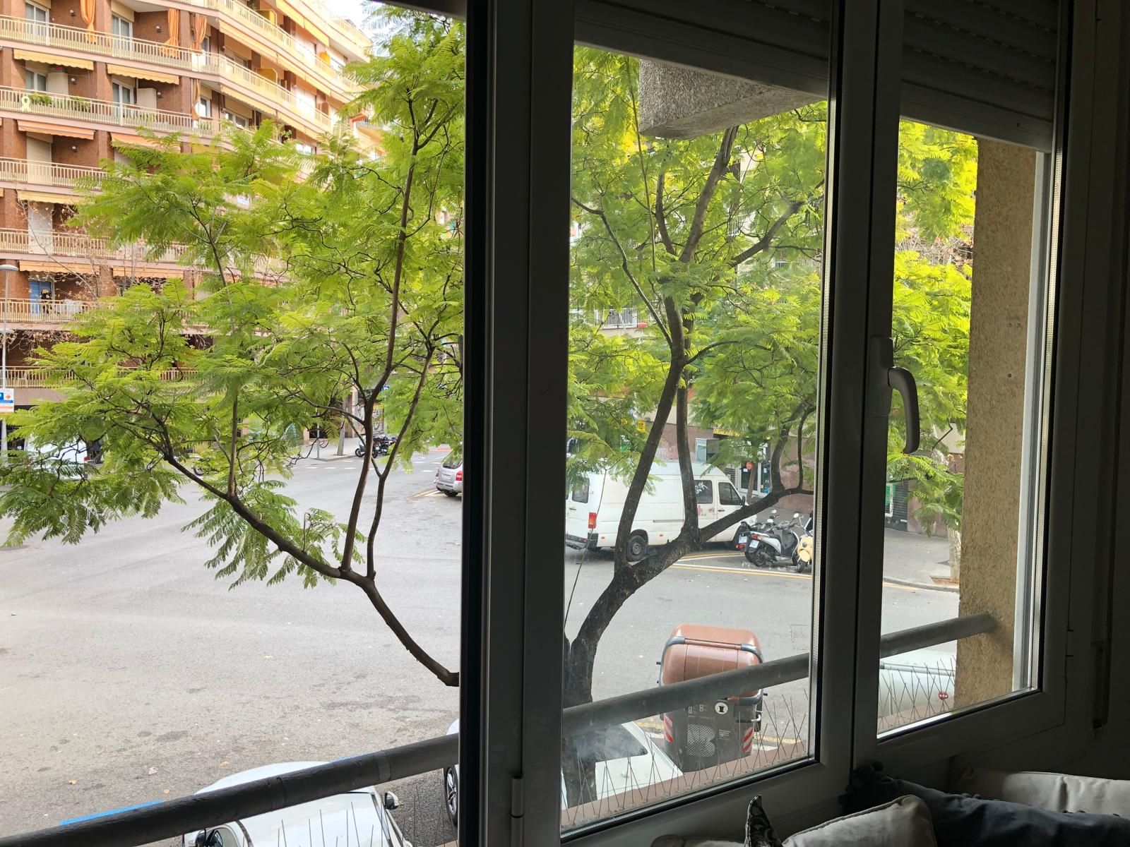 Vista exterior de Pis en venda en  Barcelona Capital amb Calefacció
