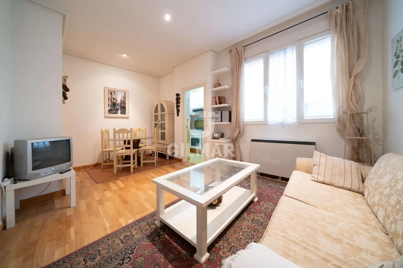 Vista exterior de Piso en venta en Madrid con Calefacción