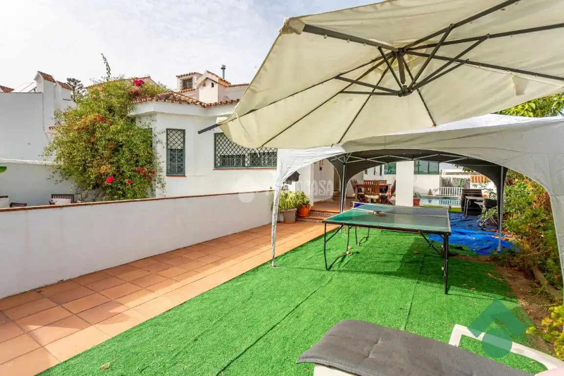 Terrassa de Casa adosada en venda en Algeciras amb Jardí privat, Terrassa i Piscina