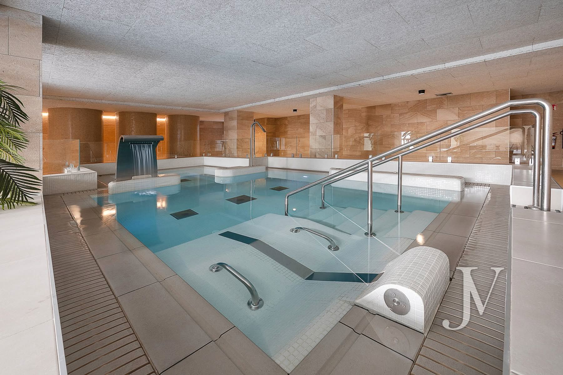 Swimming pool of Flat for sale in  Madrid Capital  with Air Conditioner, Heating and Storage room