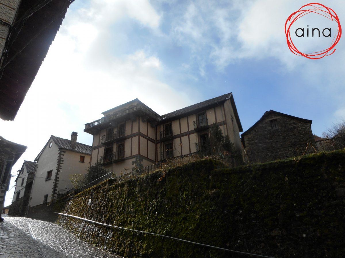 Vista exterior de Finca rústica en venda en Uztárroz / Uztarroze amb Jardí privat, Terrassa i Moblat