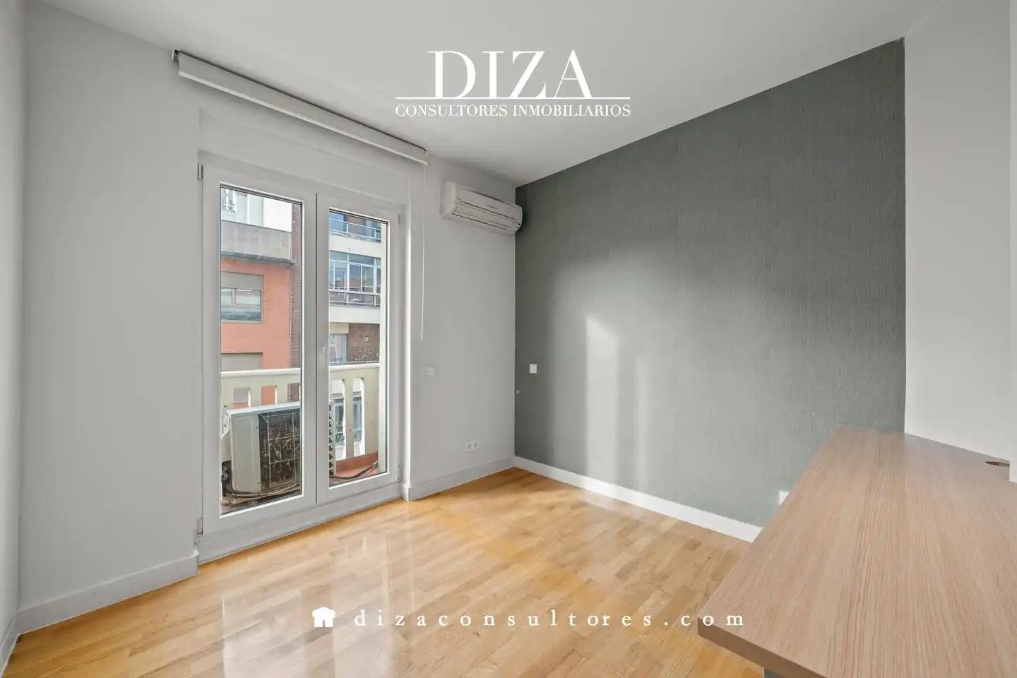 Schlafzimmer von Wohnung zur Miete in Madrid mit Klimaanlage, Heizung und Balkon