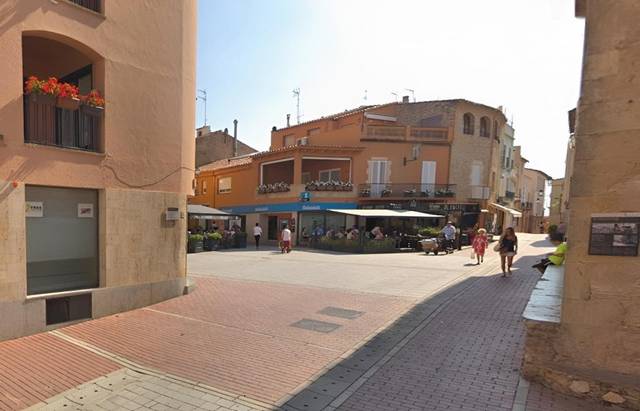 Oficina en Alquiler en Plaça de l'Església en Begur pueblo