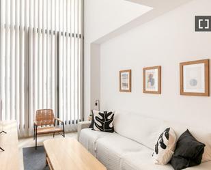 Sala d'estar de Pis de lloguer en  Barcelona Capital amb Aire condicionat, Calefacció i Moblat