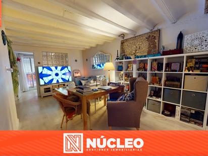 Sala d'estar de Pis en venda en Alcoy / Alcoi amb Parquet, Moblat i Rentadora