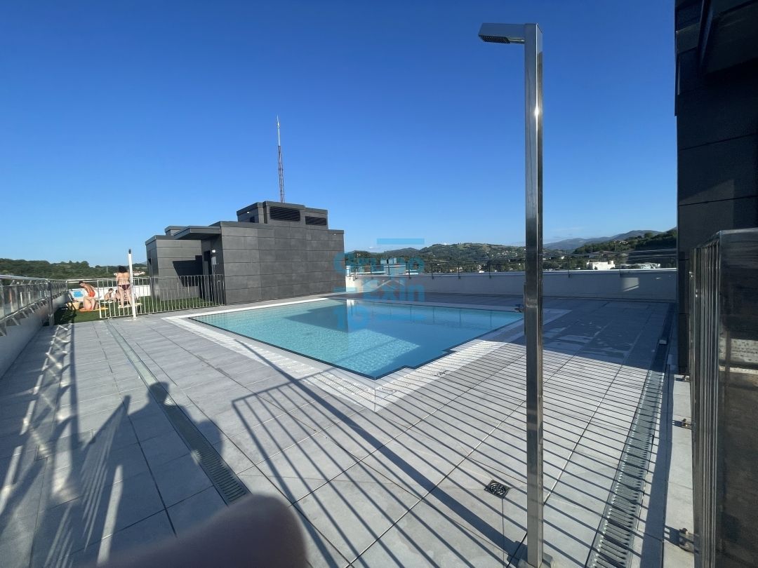 Swimming pool of Flat for sale in Donostia - San Sebastián   with Heating, Terrace and Storage room