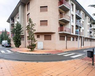 Vista exterior de Pis en venda en Sabiñánigo amb Terrassa i Balcó