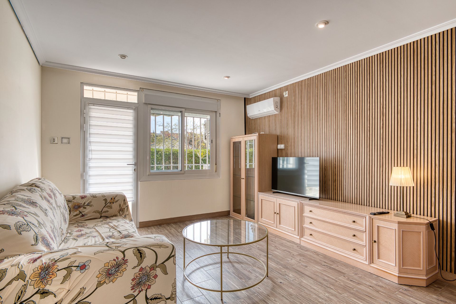 Wohnzimmer von Wohnung zur Miete in El Campello mit Klimaanlage, Heizung und Privatgarten