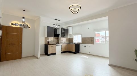 Foto 2 de Piso en venta en Calle Maestro Serrano, Cardenal Benlloch, Mislata