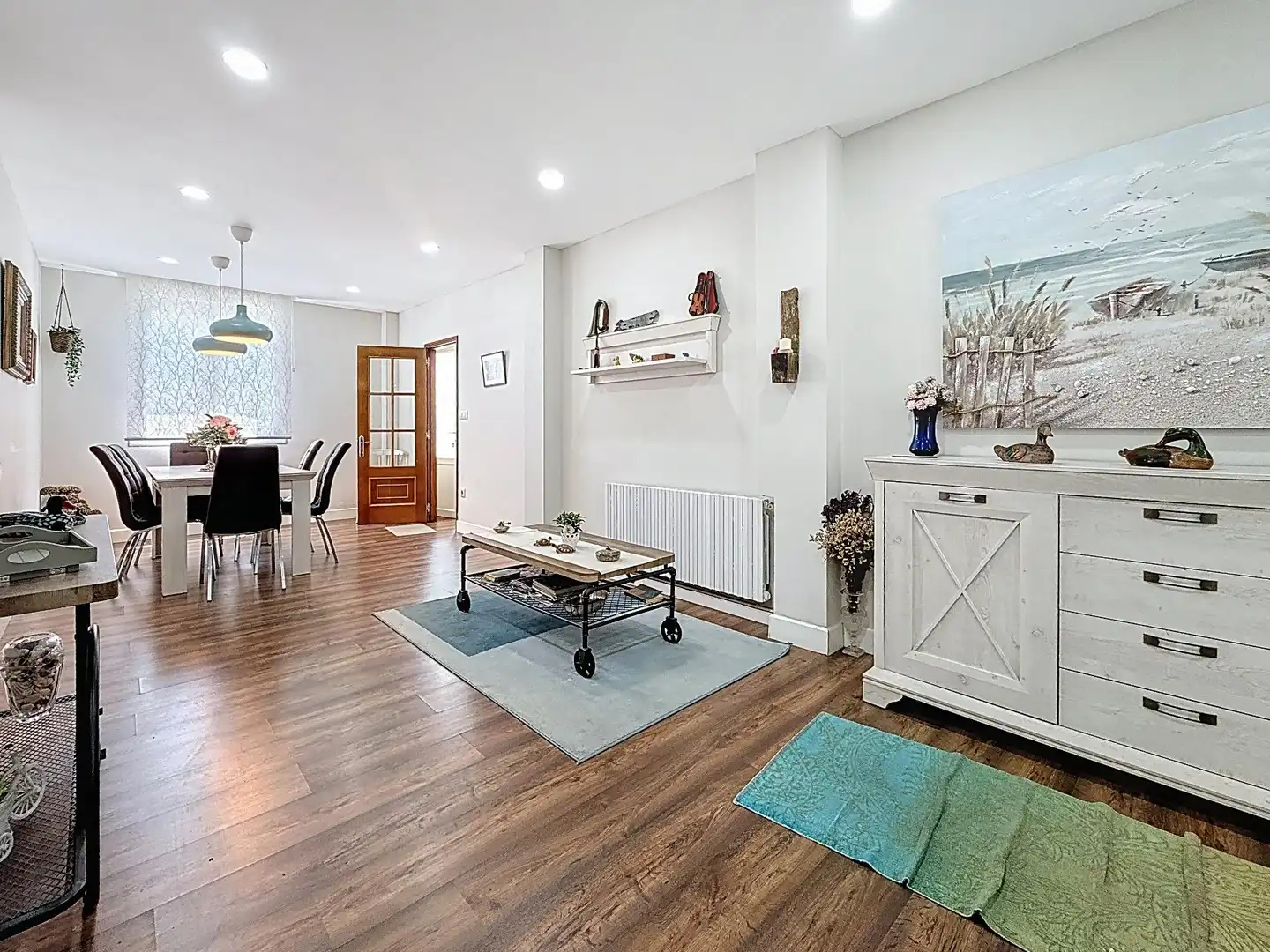 Sala d'estar de Casa o xalet en venda en Vilanova de Arousa amb Calefacció, Jardí privat i Moblat