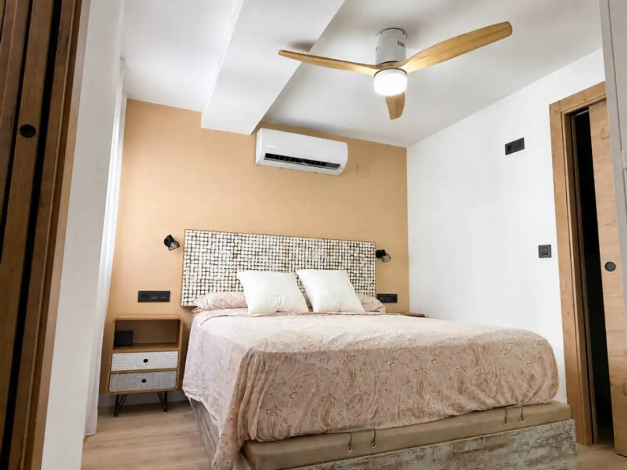 Bedroom of Apartments for sale in Almuñécar  with Air Conditioner