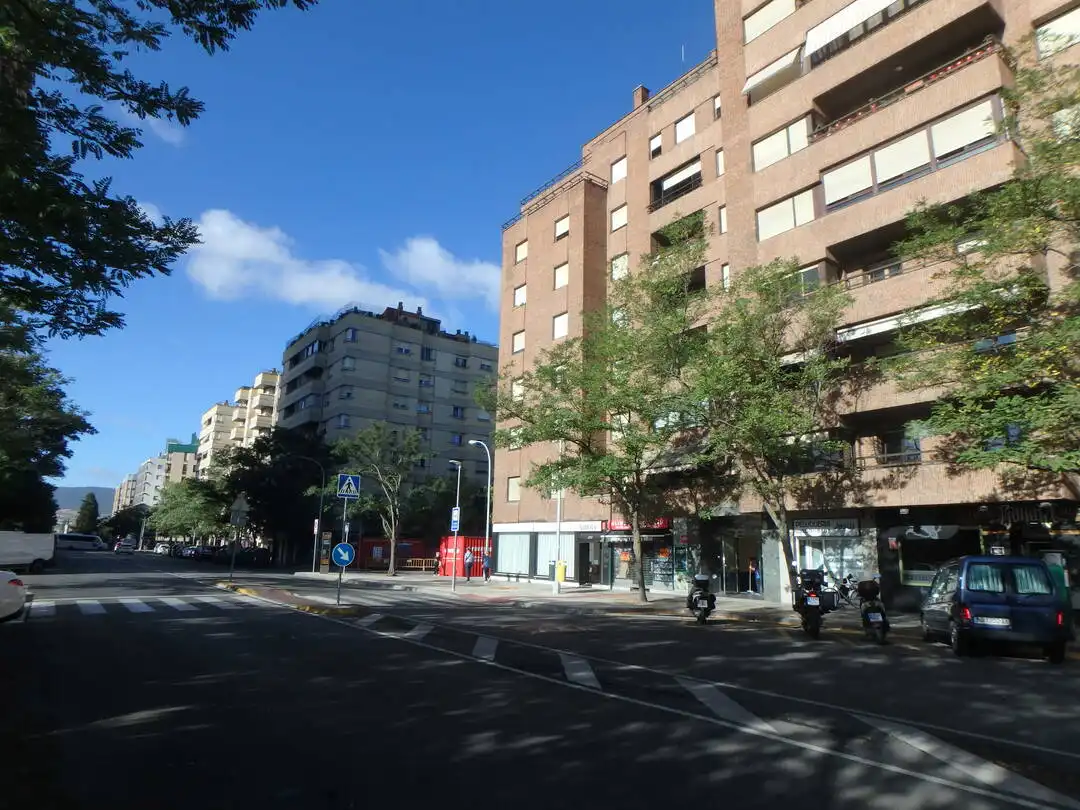 Außenansicht von Geschaftsraum zur Miete in  Pamplona / Iruña mit Klimaanlage