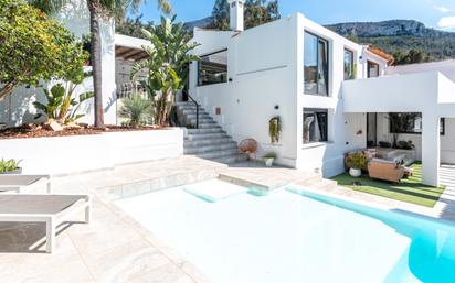 Vista exterior de Casa o xalet en venda en Dénia amb Aire condicionat, Calefacció i Jardí privat