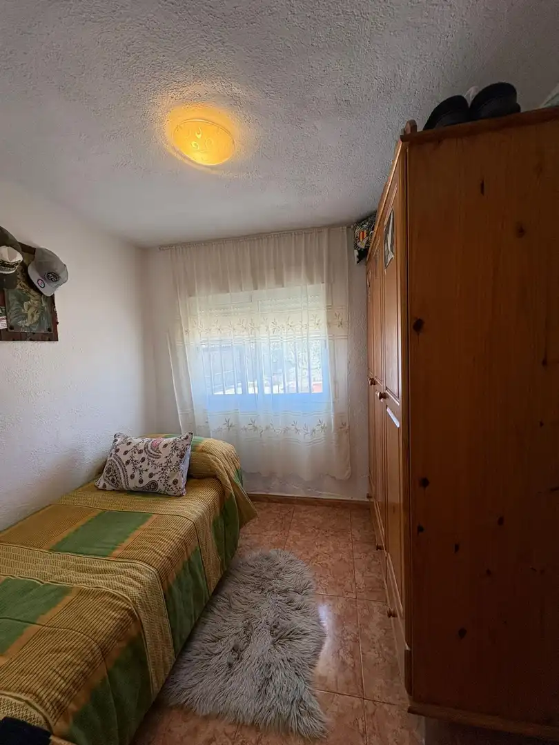 Habitación de Casa o chalet en venta en Castellón de la Plana / Castelló de la Plana con Jardín privado y Piscina comunitaria