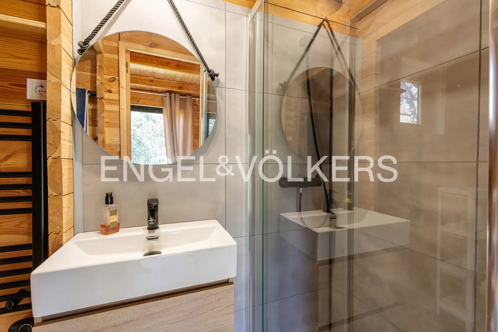 Bathroom of Houses for sale in Valdemorillo  with Air Conditioner, Heating and Private garden