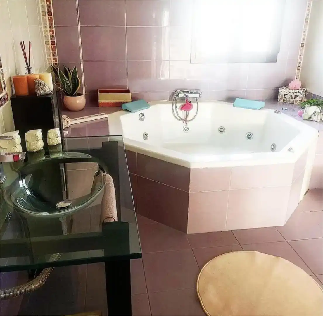 Bathroom of Houses for sale in Baza, Granada