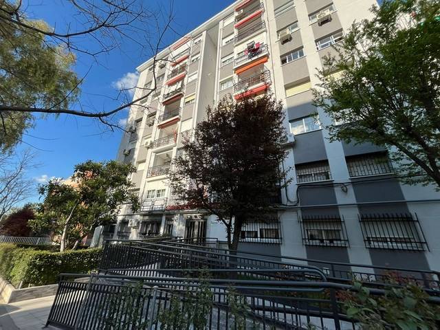 Piso en Alquiler en Las Águilas