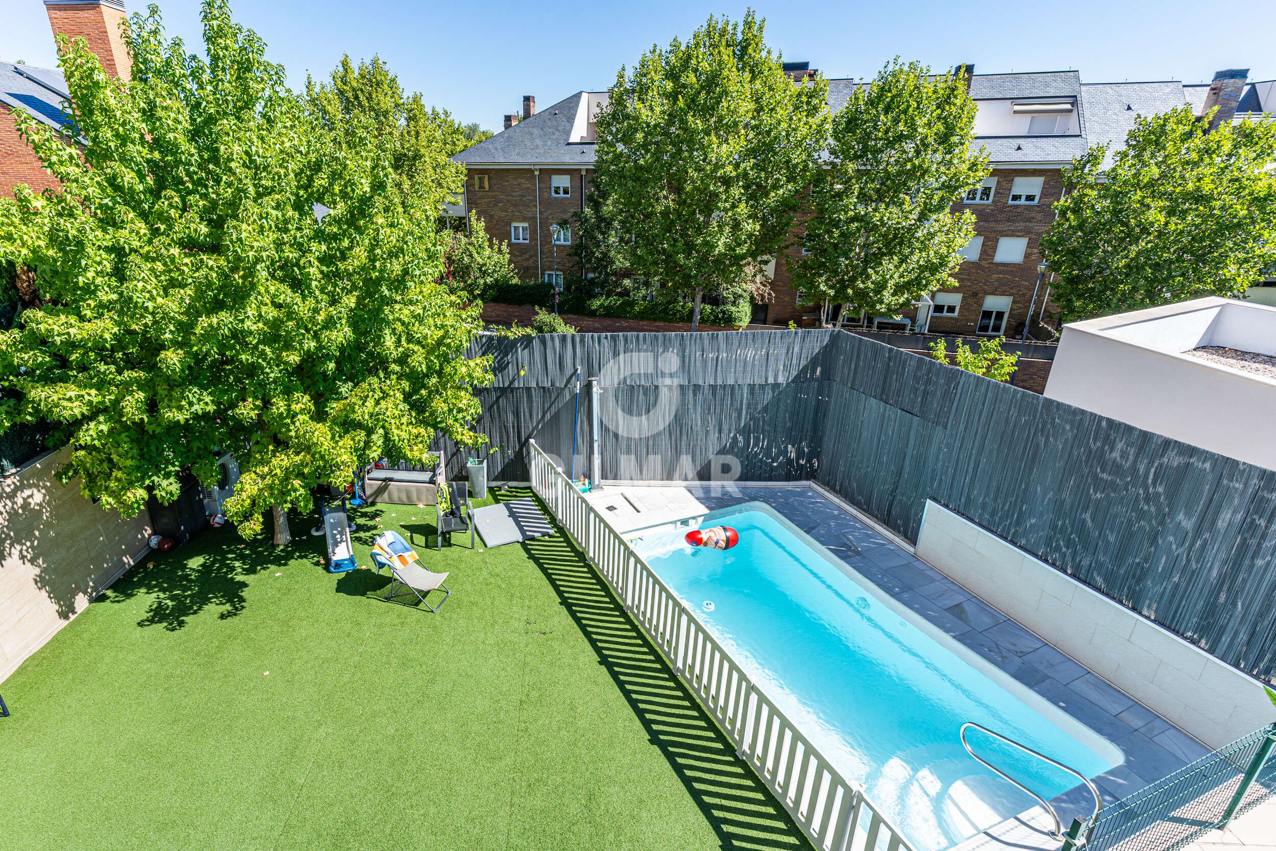 Piscina de Casa o xalet en venda en Pozuelo de Alarcón amb Calefacció, Jardí privat i Piscina
