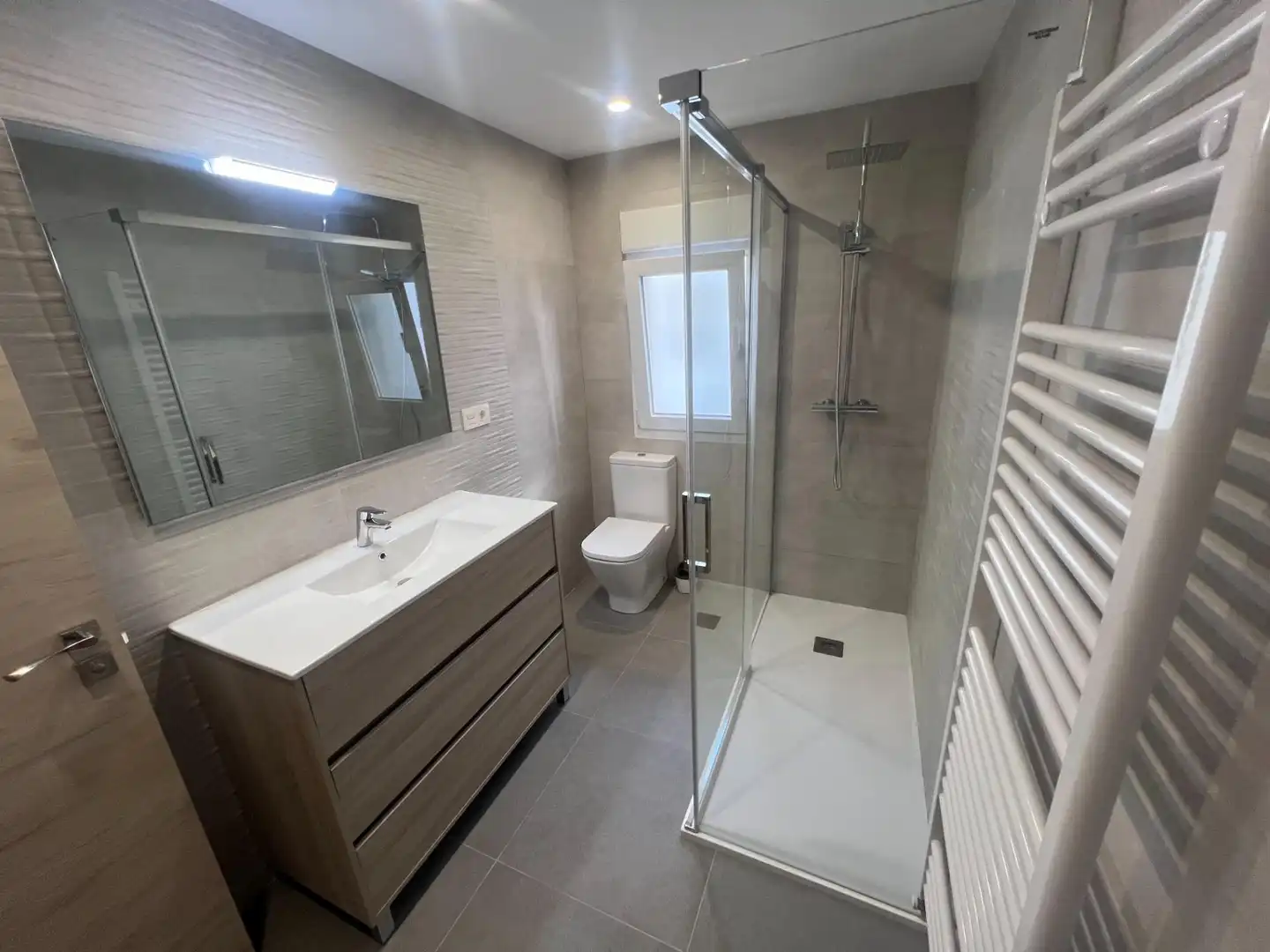 Bathroom of Flat for rent in León Capital   with Heating and Parquet flooring