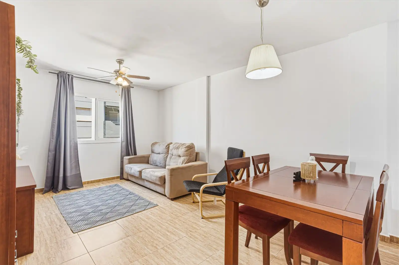 Sala d'estar de Pis en venda en Mijas amb Aire condicionat i Terrassa