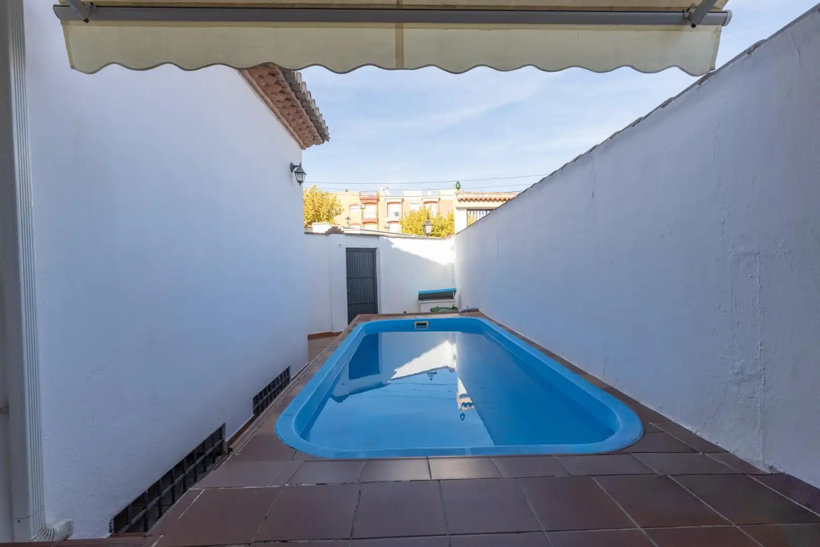 Swimming pool of Houses for sale in Láchar, Granada