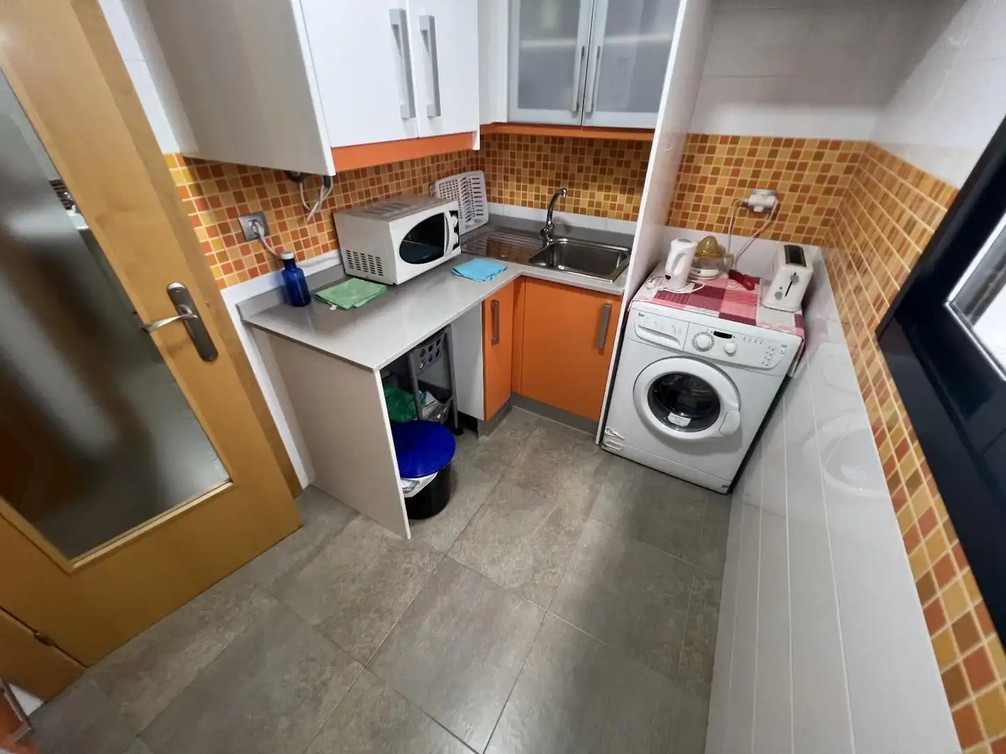 Cuina de Apartament en venda en Torrevieja amb Aire condicionat, Terrassa i Moblat