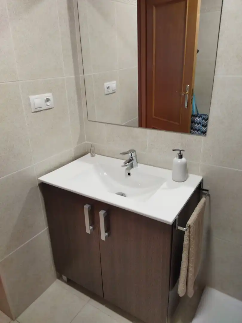 Bany de Àtic en venda en  Logroño amb Calefacció, Terrassa i Piscina