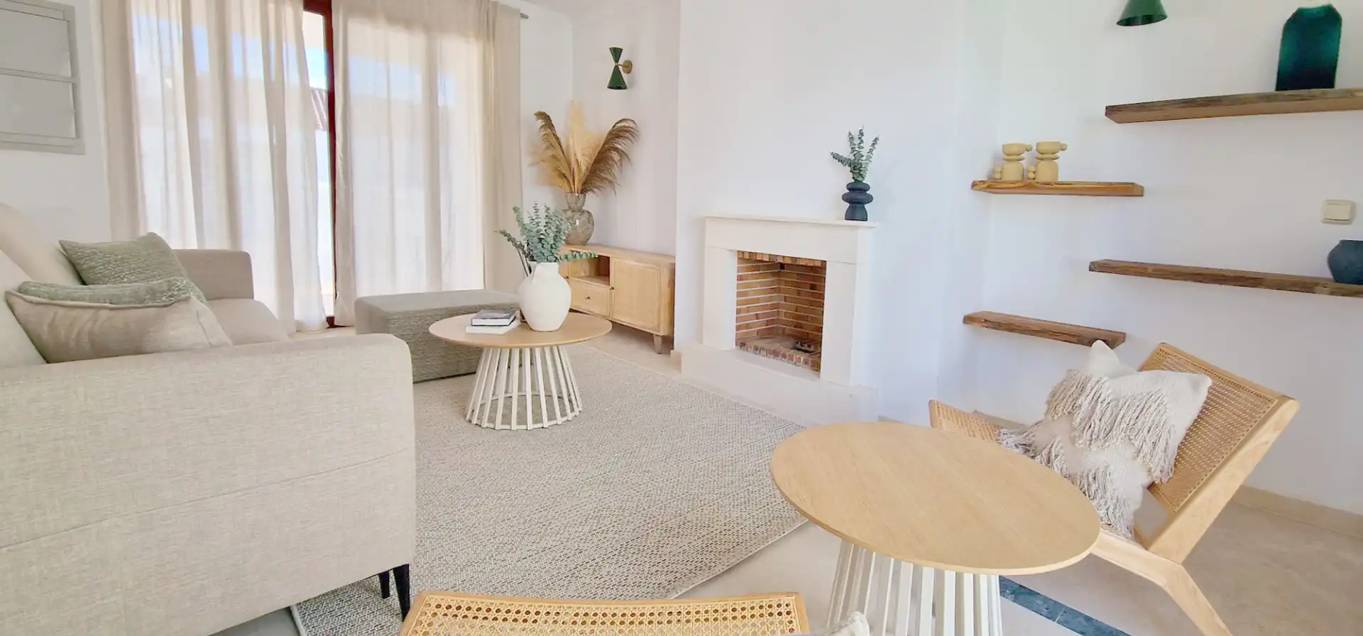 Sala de estar de Casa adosada en venta en Casares con Jardín privado, Terraza y Trastero