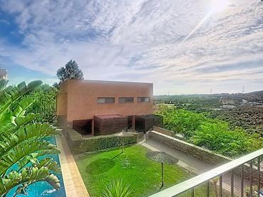 Duplex con balcone in vendita a Calle Sierra Alhamilla