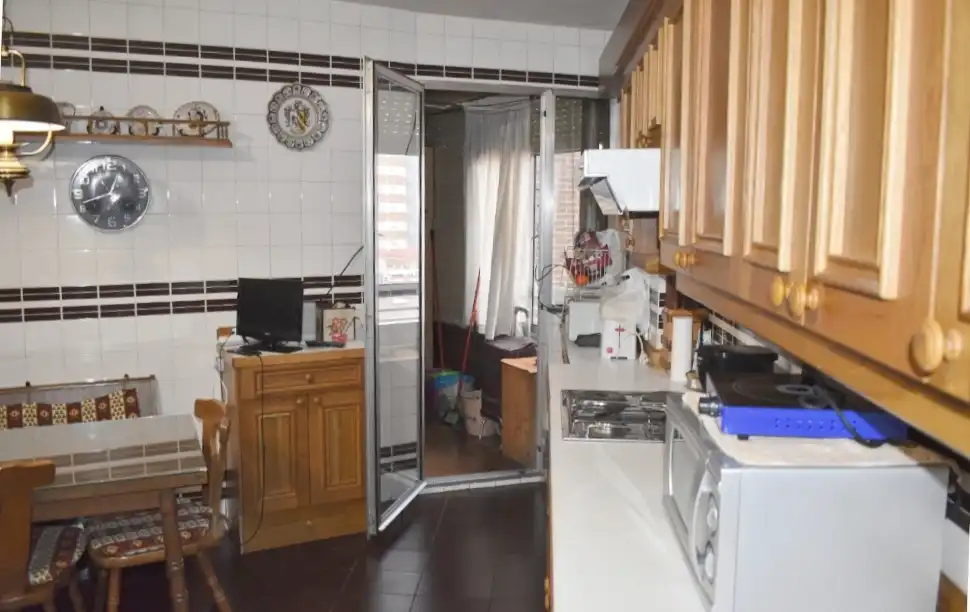 Küche von Wohnung zum Verkauf in Valladolid mit Parkett, Terrasse und Abstellraum