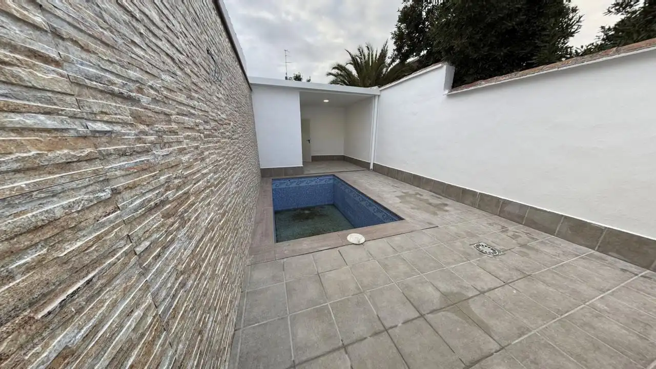 Piscina de Casa o chalet en venta en Tomelloso