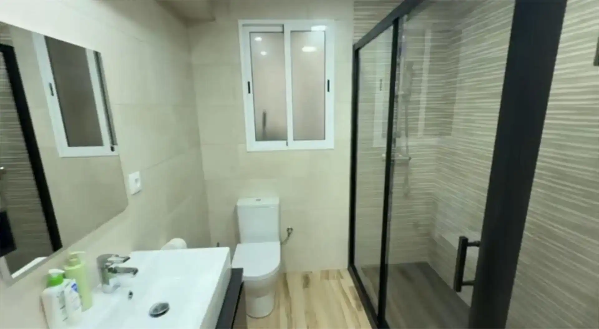 Bathroom of Flat for sale in Elda  with Air Conditioner and Balcony