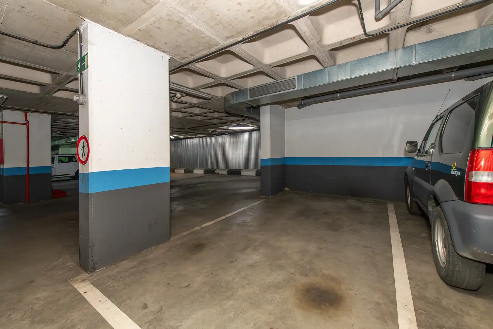 Parking of Flat for sale in Alcorcón  with Air Conditioner, Heating and Community pool