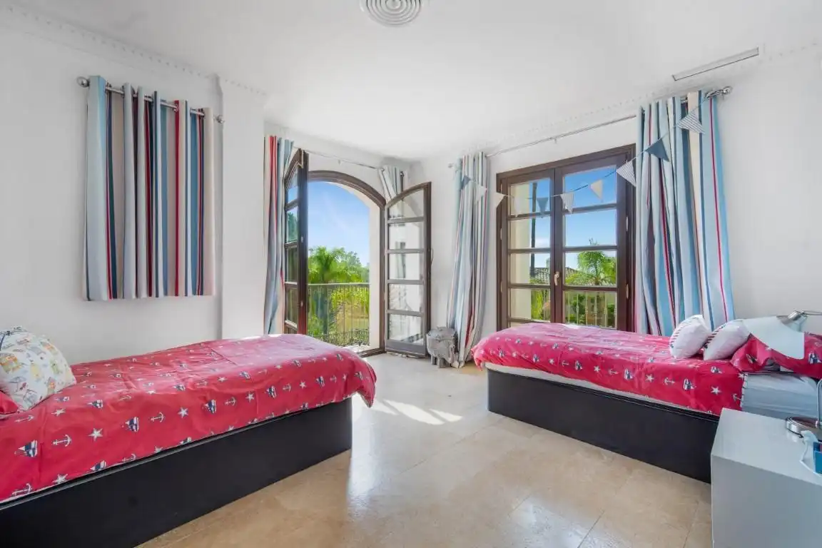 Chalet con piscina en venta en La Quinta, imagen 23
