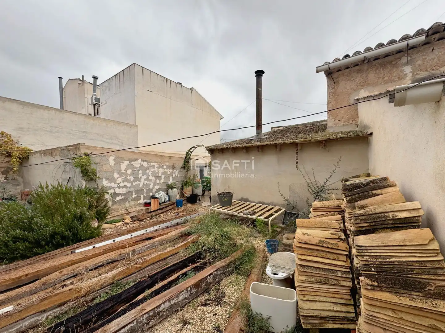 Casa adosada en venta en Algueña con Terraza