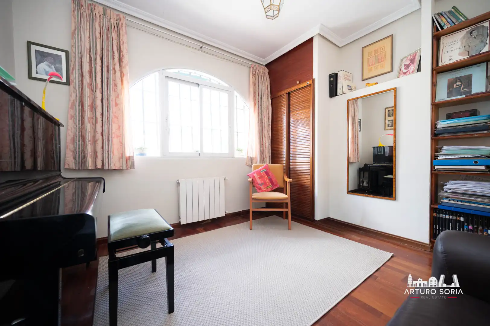 Sala de estar de Casa o chalet en venta en Madrid con Calefacción y Jardín privado