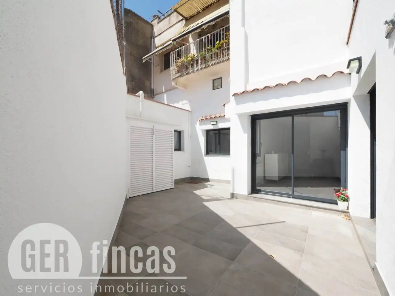 Flat for rent in Calle Josep Llimona, Poble Nou