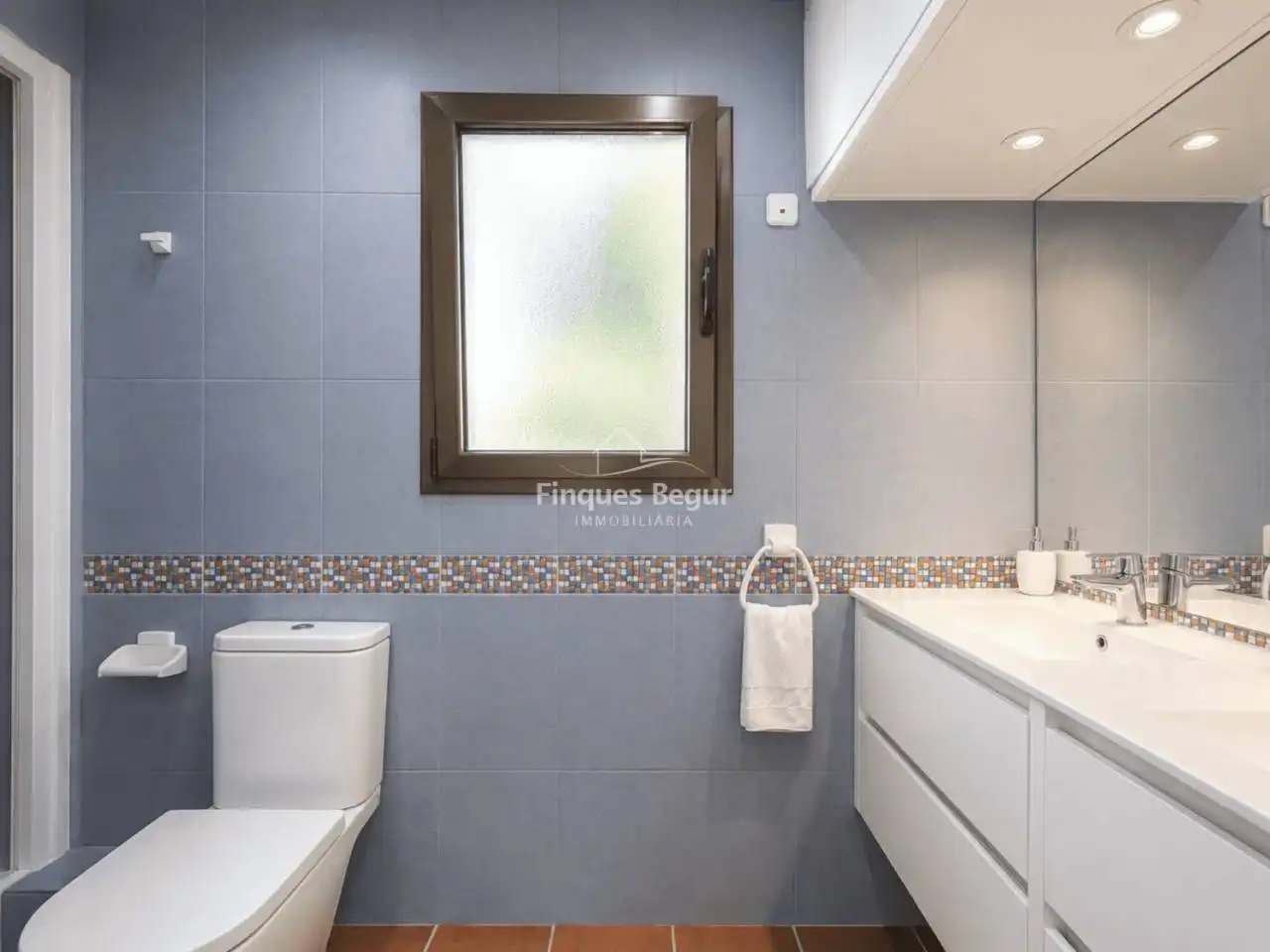 Baño de Apartamento en venta en Begur con Terraza, Amueblado y Balcón