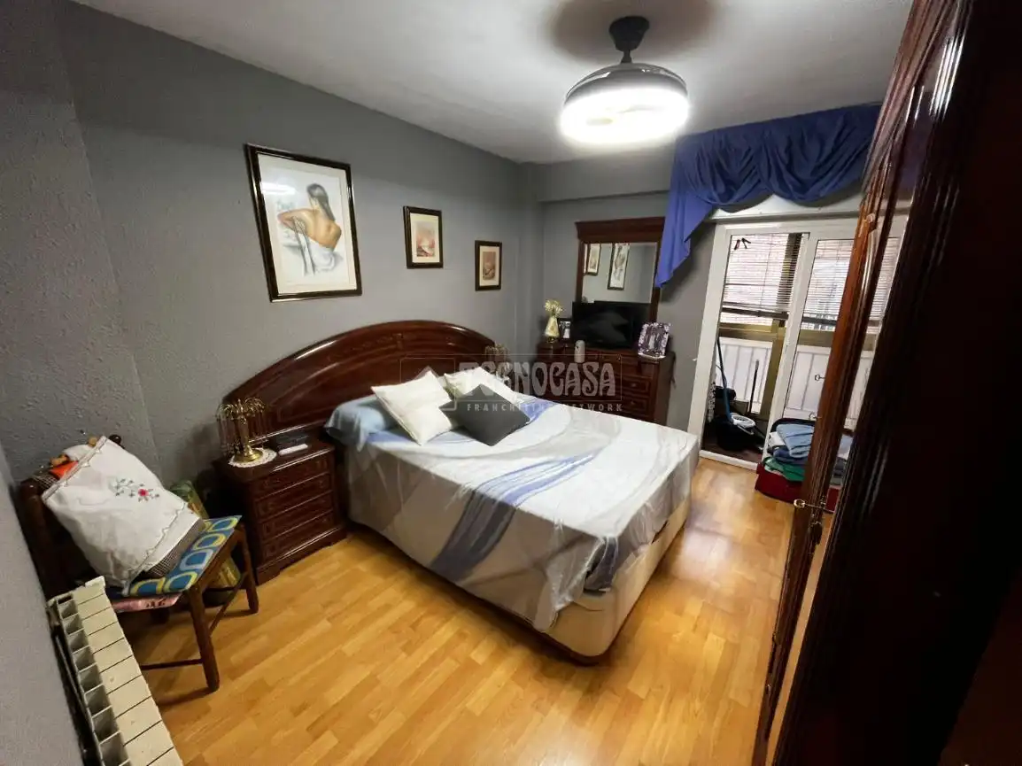 Flat for sale in C. de María Moliner, Barrio de San José