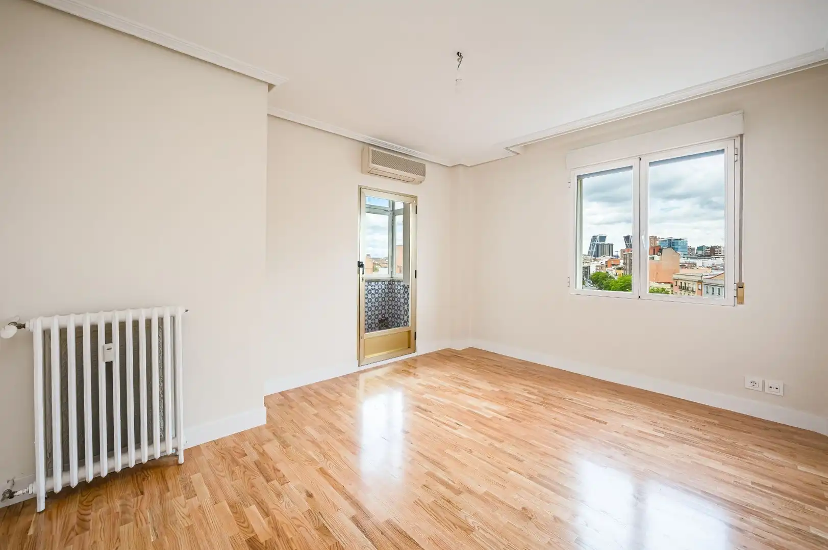 Habitación de Piso en venta en Madrid con Aire acondicionado, Calefacción y Terraza