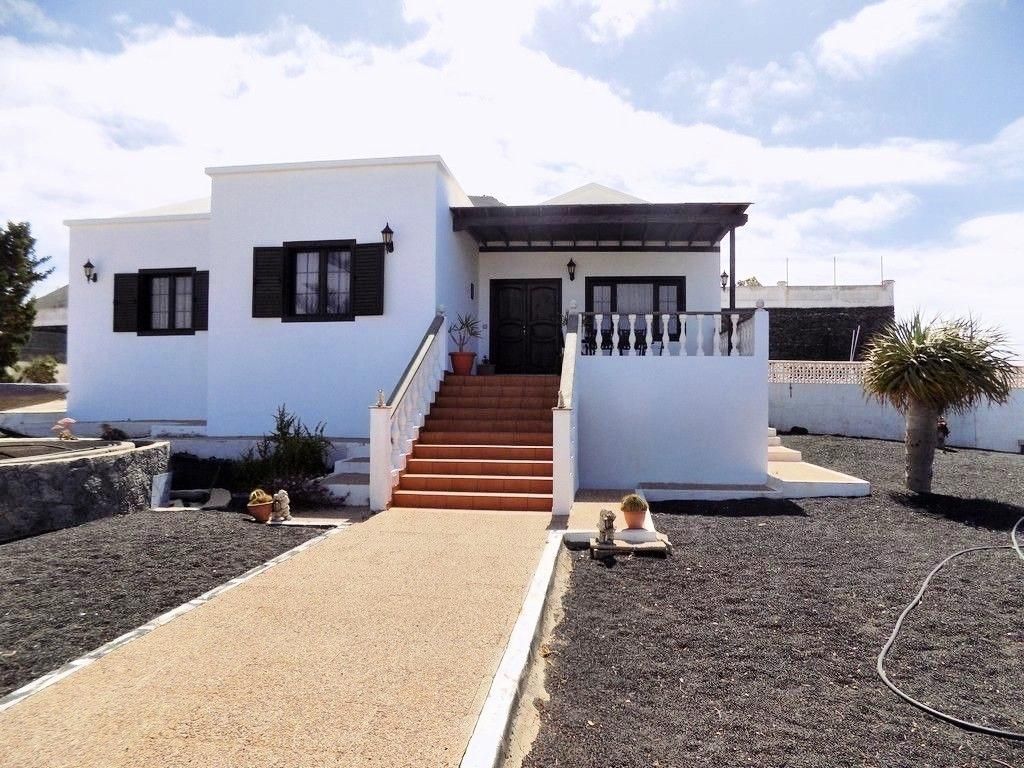 Exterior view of House or chalet for sale in Teguise  with Private garden, Terrace and Storage room