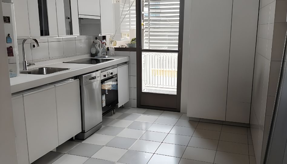 Piso de alquiler en Calle de Cardenal Marcelo Spínola, Castilla - Imagen 5