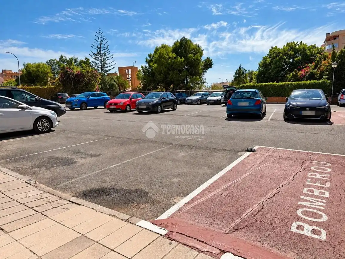 Parking de Piso en venta en Alicante / Alacant con Terraza