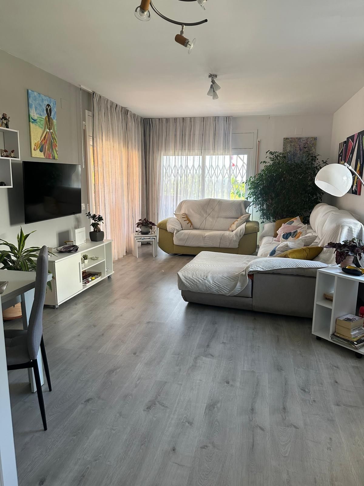 Sala d'estar de Casa o xalet en venda en Calafell amb Calefacció, Jardí privat i Terrassa