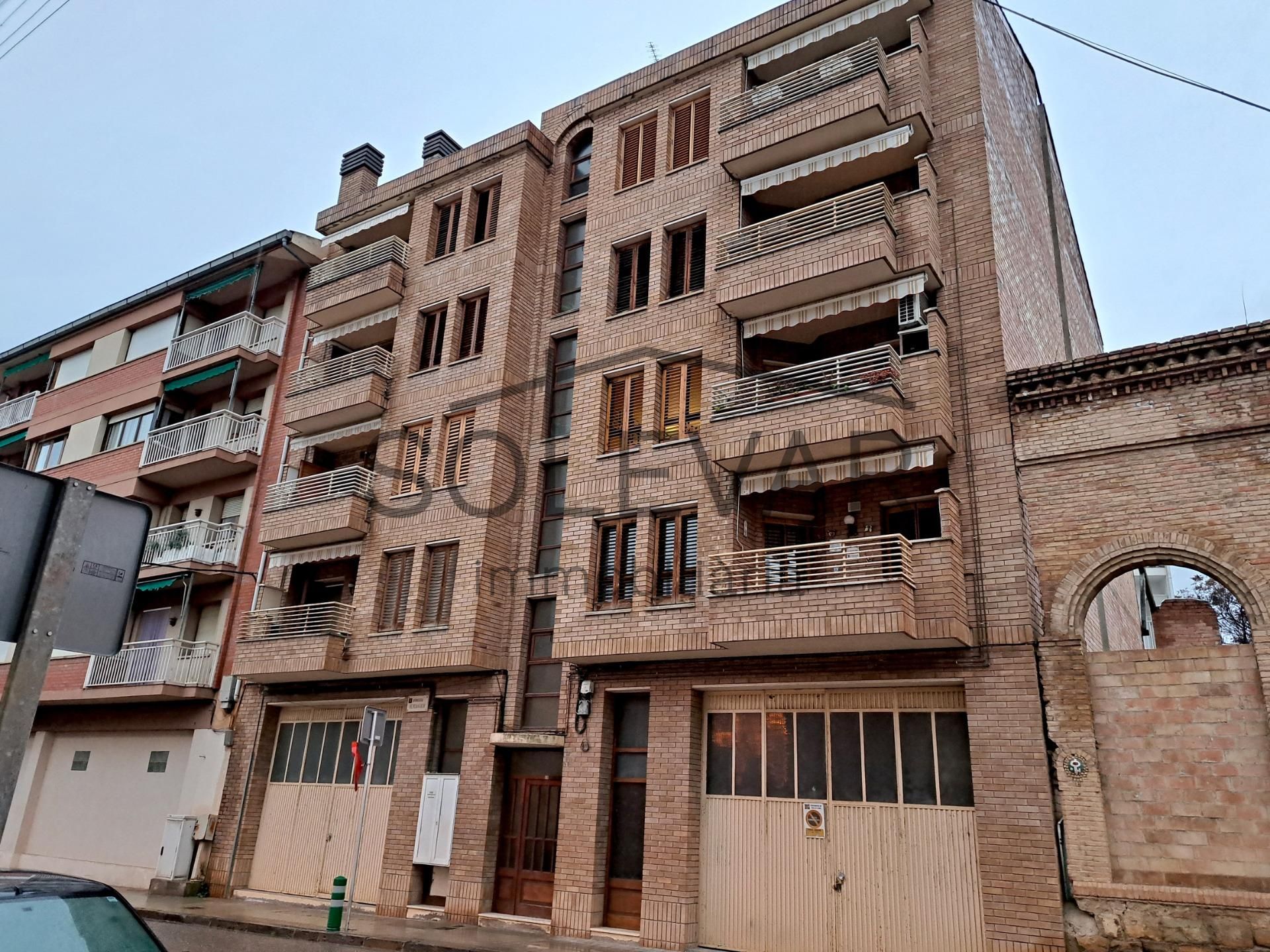 Außenansicht von Wohnung zum Verkauf in La Pobla de Segur mit Heizung, Terrasse und Abstellraum