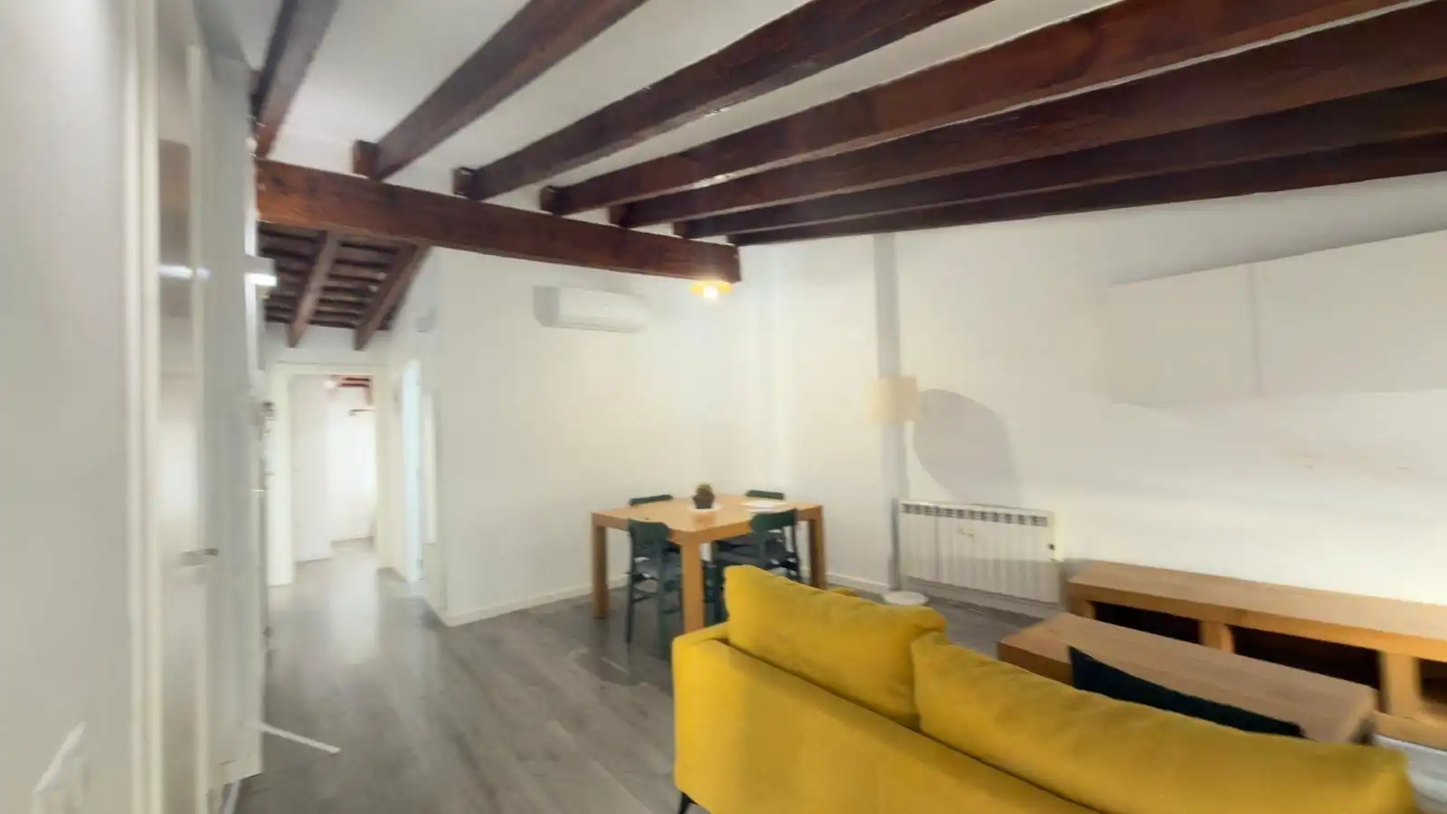 Wohnzimmer von Wohnung zur Miete in Valencia mit Klimaanlage, Heizung und Parkett