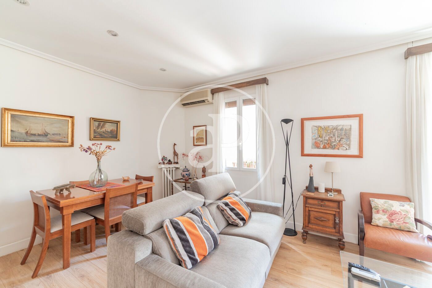Living room of Flat for sale in  Madrid Capital  with Air Conditioner, Heating and Terrace