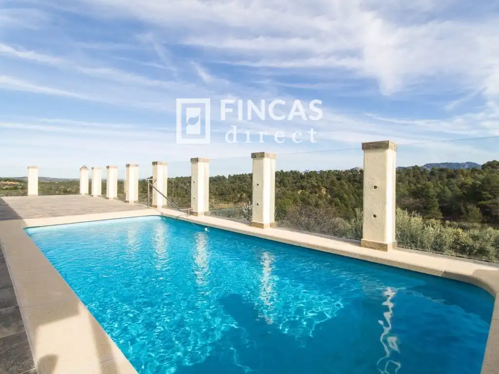 Finca rústica en venda a V6P8+CX, Cretas