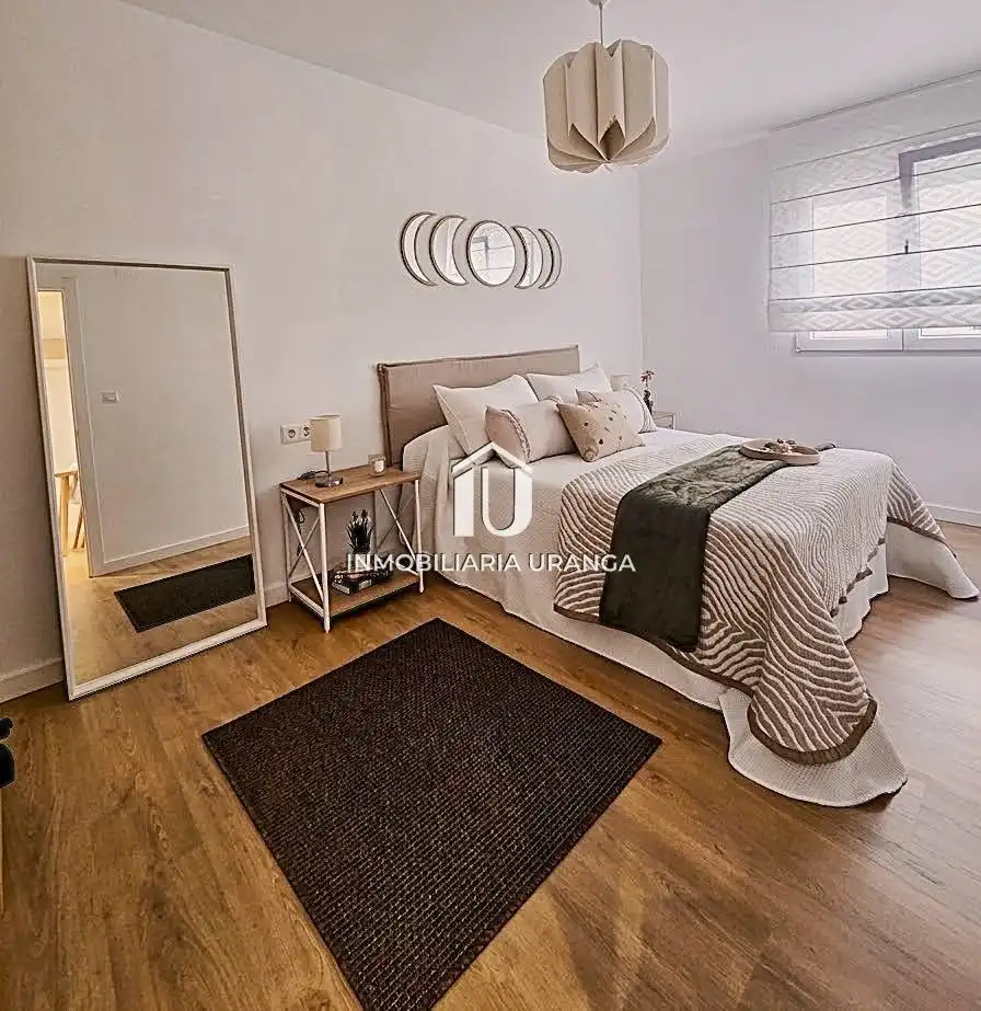 Bedroom of Flat for sale in Laredo