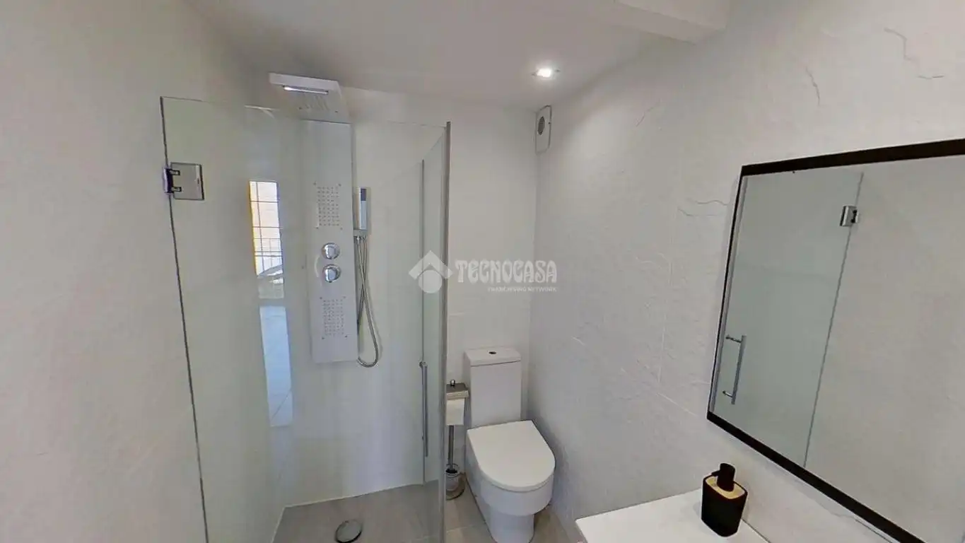 Baño de Piso en venta en Manresa con Terraza y Trastero
